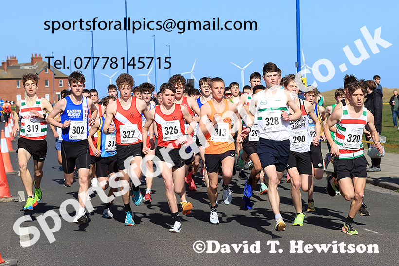 Mens under-17s 5k, 2025 Northern 12 and 6 Stage Road Relays and Junior 5k, Redcar. Photo: David T. Hewitson/Sports for All Pics
